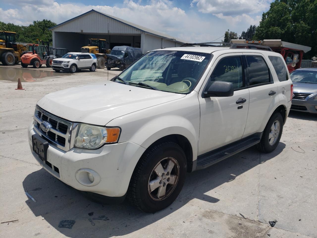 Photo 2 from auction – 2009 FORD ESCAPE XLT with VIN 1FMCU03G79KB62036