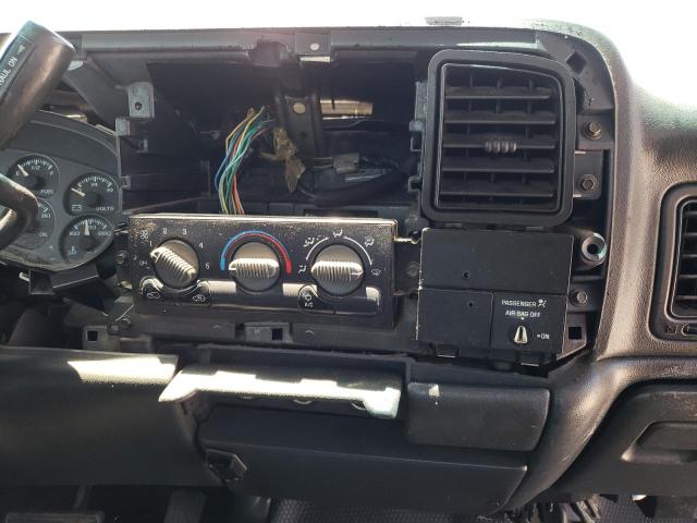 Photo 9 from auction – 2002 CHEVROLET SILVERADO with VIN 1GCEC19T52Z273417