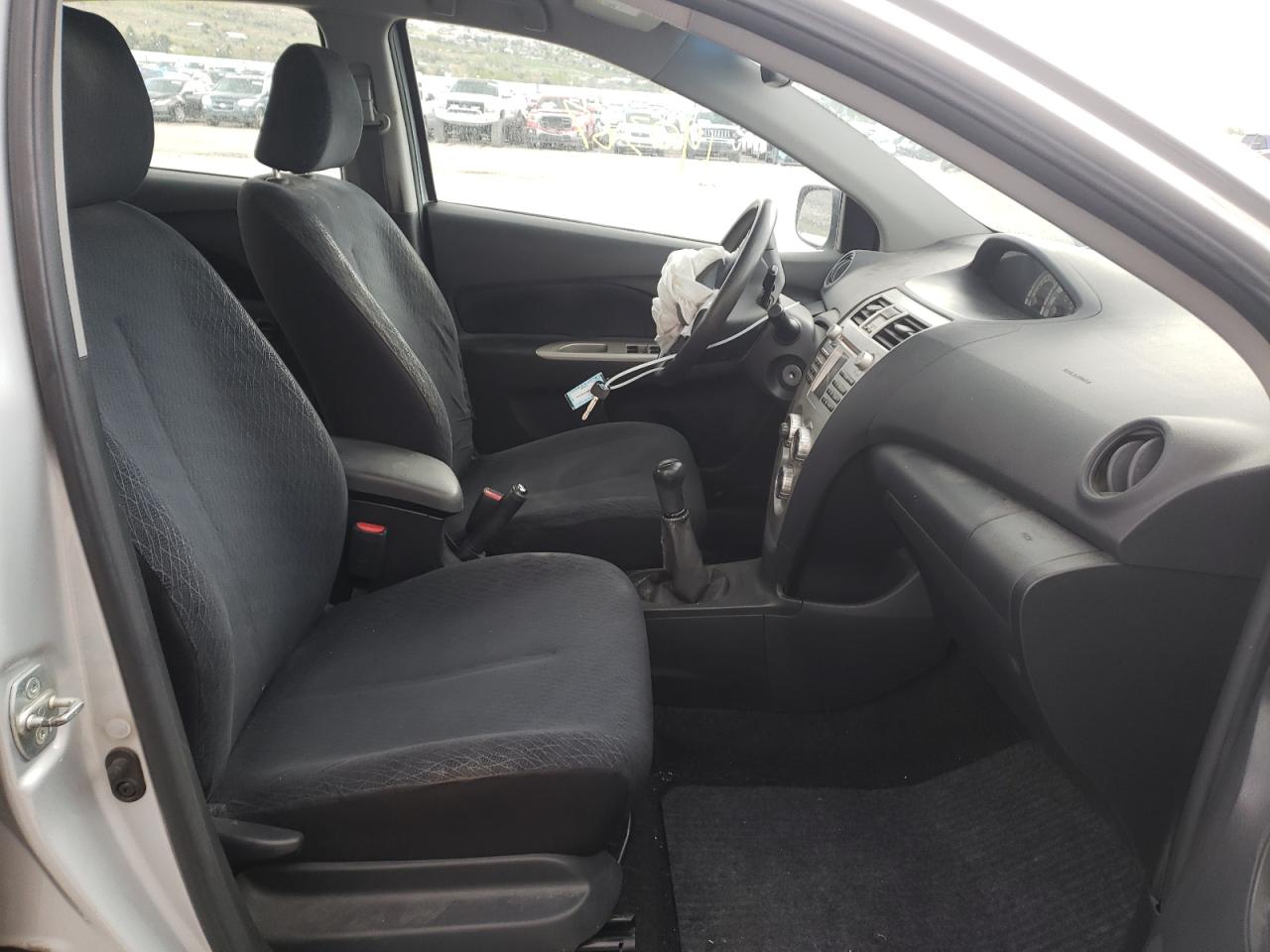 Photo 5 from auction – 2008 TOYOTA YARIS with VIN JTDBT923684032838