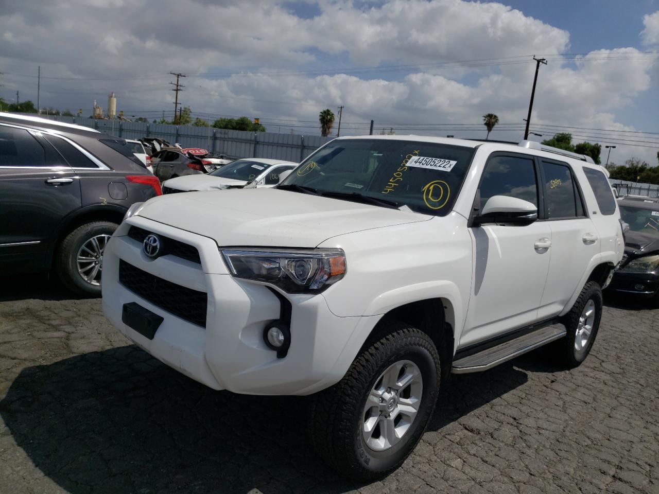Photo 2 from auction – 2018 TOYOTA 4RUNNER SR with VIN JTEBU5JR7J5498303