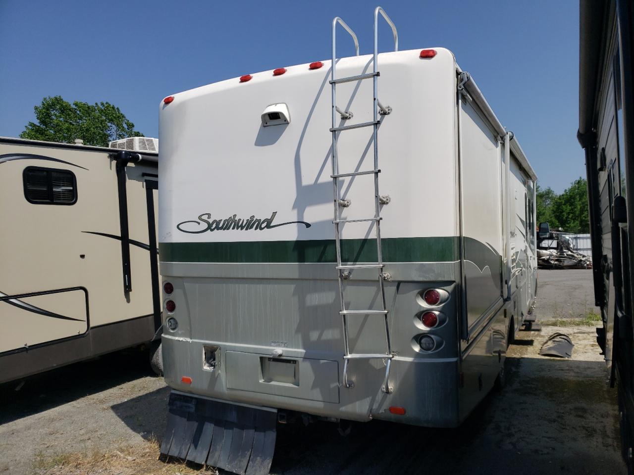 صورة رقم 4 من المزاد - 2003 SOUT MOTORHOME مع VIN 5B4MP67G433358780