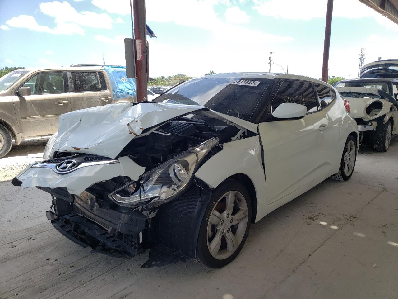 Photo 2 from auction – 2014 HYUNDAI VELOSTER with VIN KMHTC6AD4EU215384