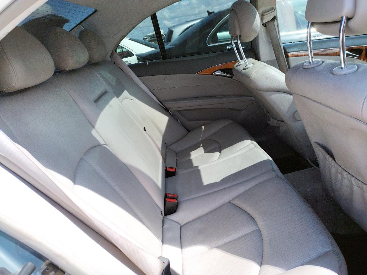 Photo 6 from auction – 2004 MERCEDES-BENZ E 320 with VIN WDBUF65J54A589291