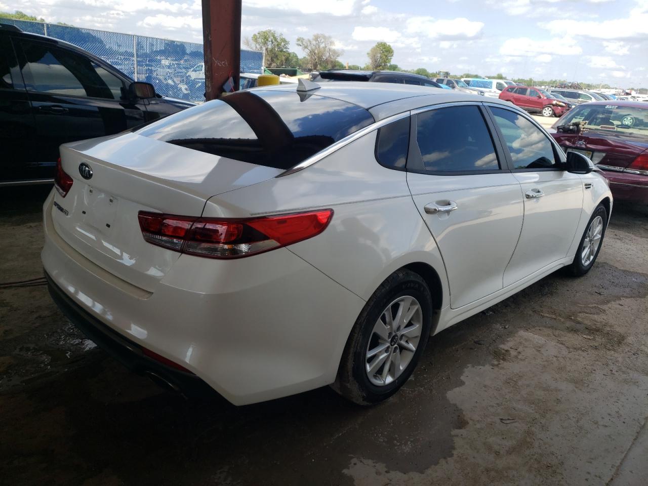 Photo 4 from auction – 2017 KIA OPTIMA LX with VIN KNAGT4L32H5149881