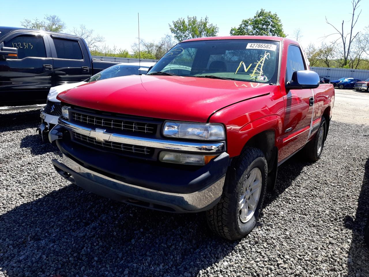 Photo 2 from auction – 2001 CHEVROLET SILVERADO with VIN 1GCEK14T61Z141680