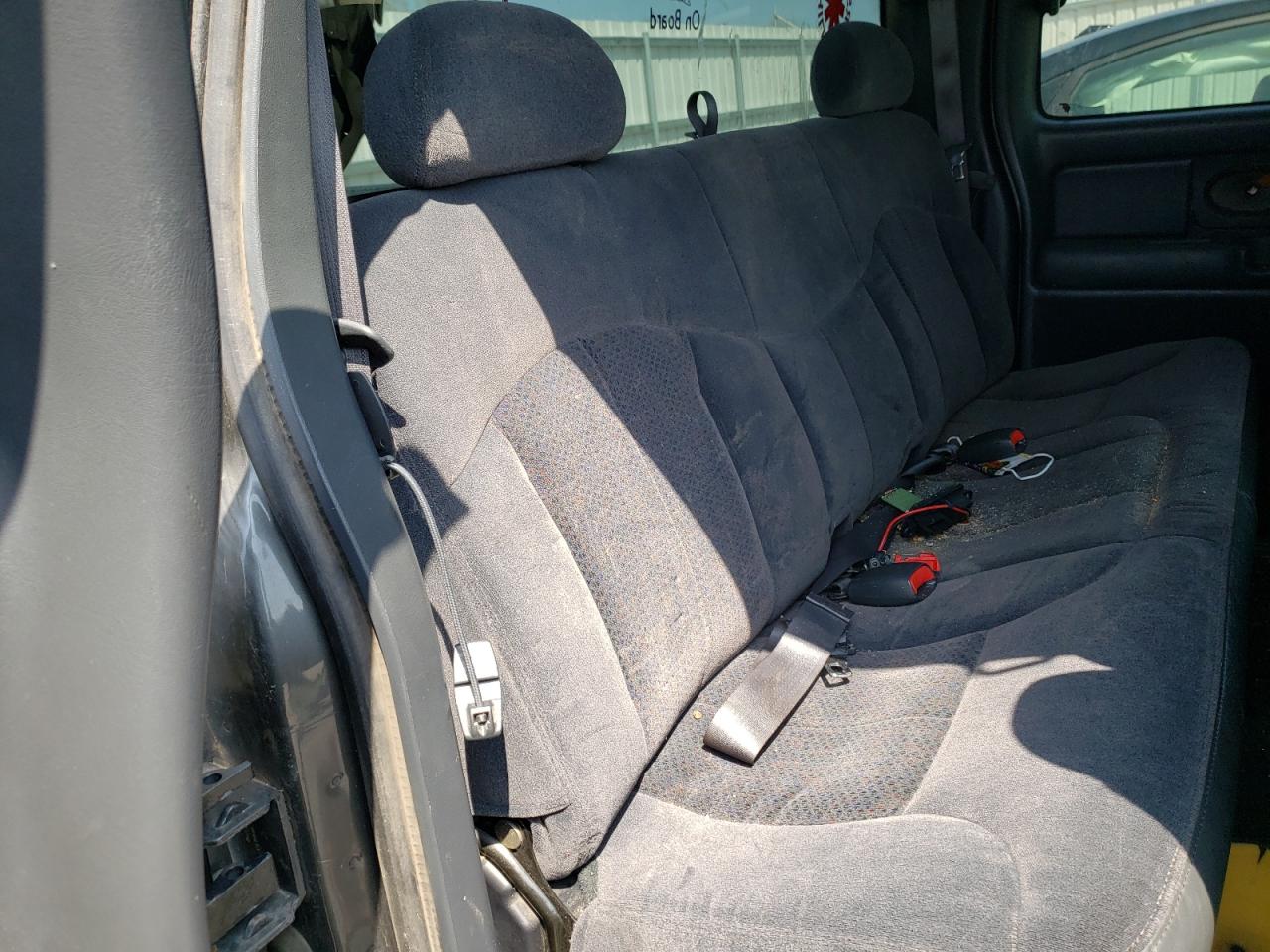 Photo 6 from auction – 2002 CHEVROLET SILVERADO with VIN 2GCEC19V721227663
