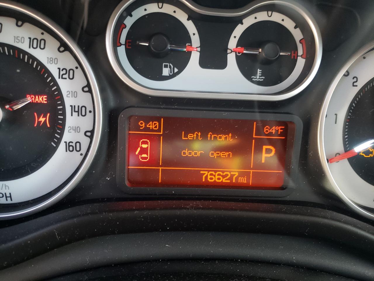 Photo 8 from auction – 2014 FIAT 500L LOUNG with VIN ZFBCFACH4EZ004075