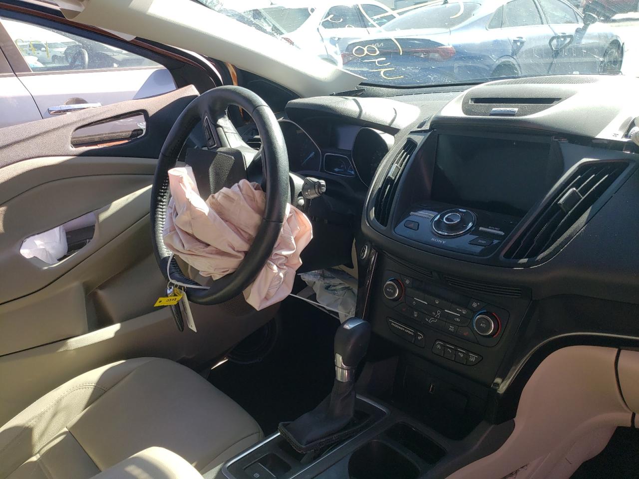 Photo 9 from auction – 2017 FORD ESCAPE with VIN 1FMCU9J90HUC50308