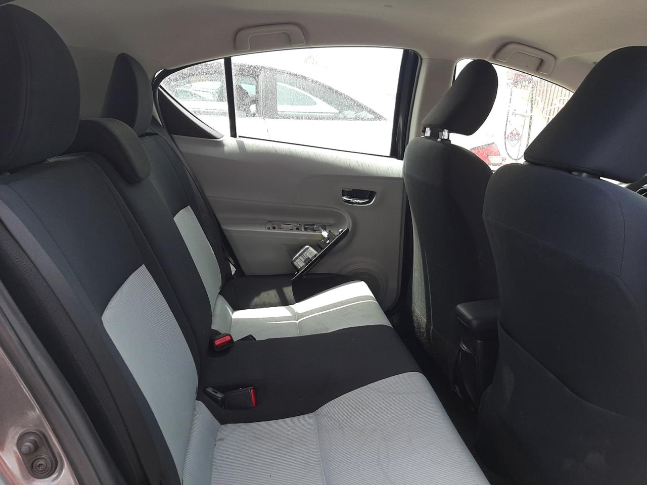 Photo 6 from auction – 2013 TOYOTA PRIUS C with VIN JTDKDTB32D1053109