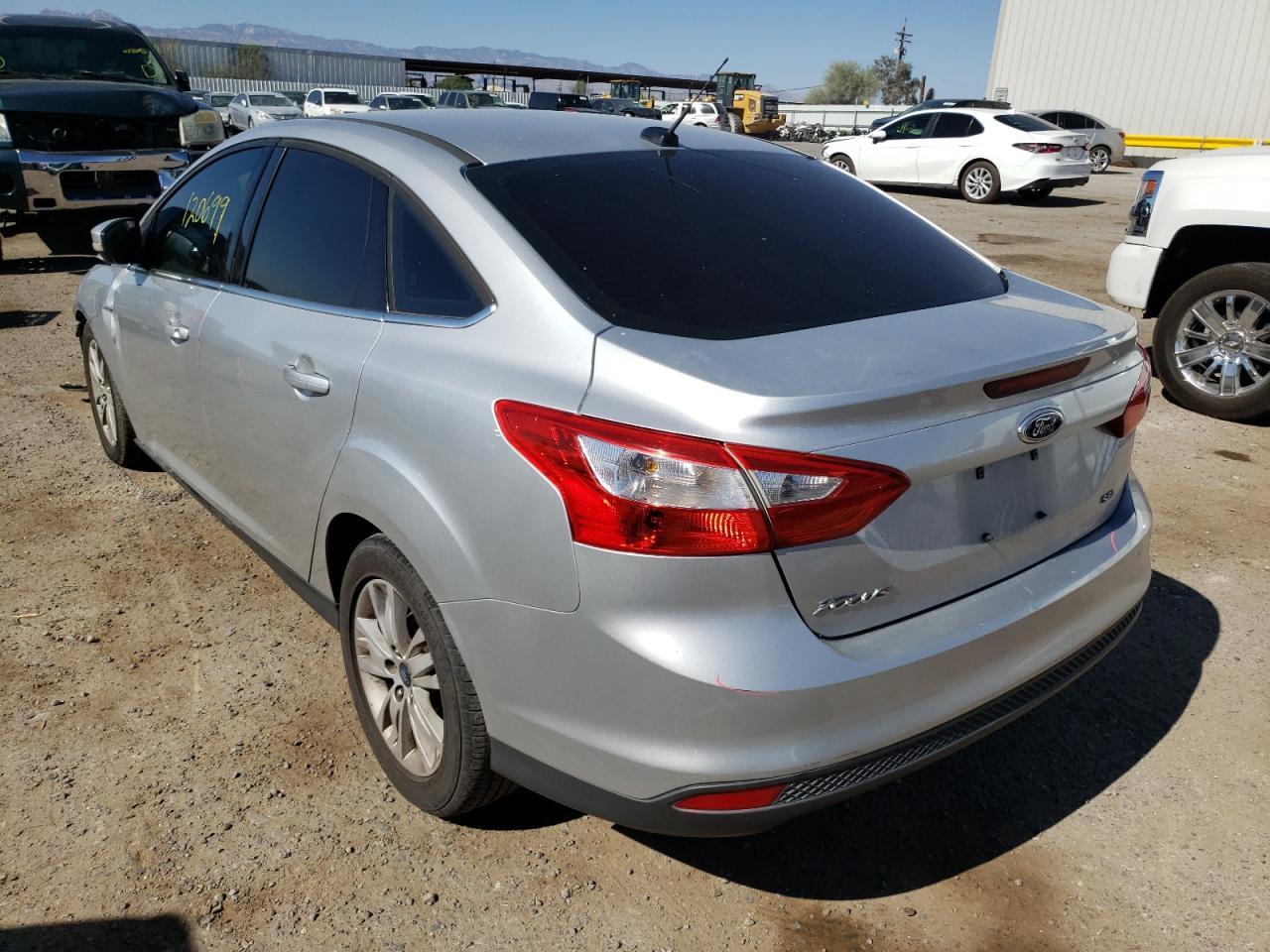 Photo 3 from auction – 2012 FORD FOCUS SEL with VIN 1FAHP3H2XCL339797