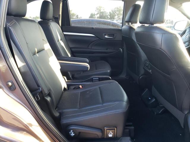 Photo 6 from auction – 2019 TOYOTA HIGHLANDER with VIN 5TDKZRFH4KS339053