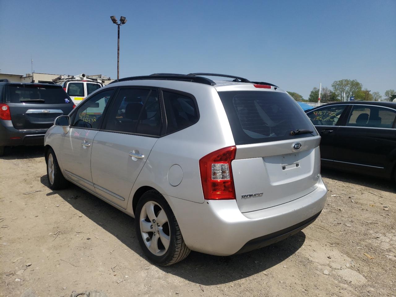 Photo 3 from auction – 2008 KIA RONDO LX with VIN KNAFG526587178734