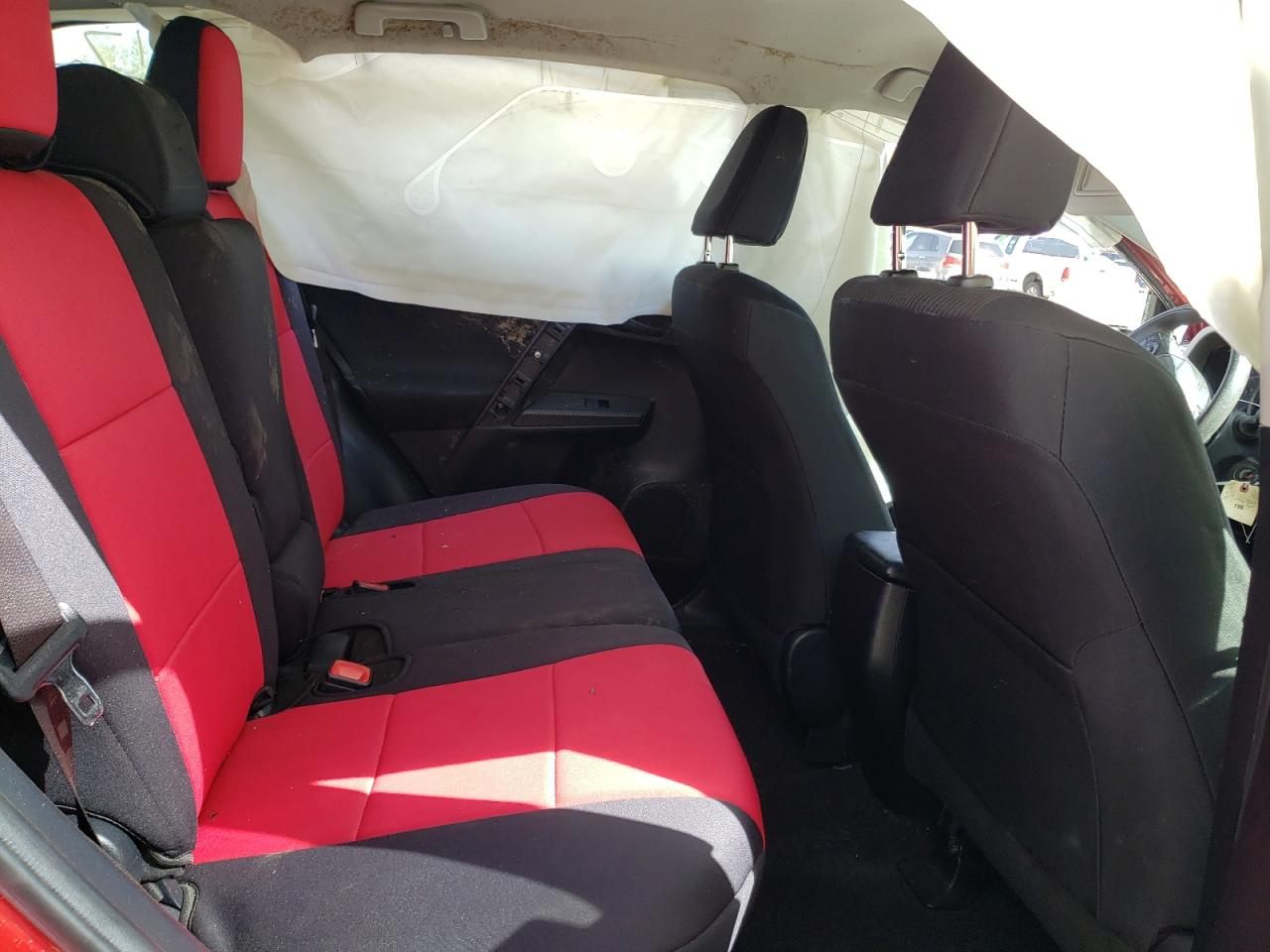 Photo 6 from auction – 2014 TOYOTA RAV4 LE with VIN JTMBFREVXEJ009757