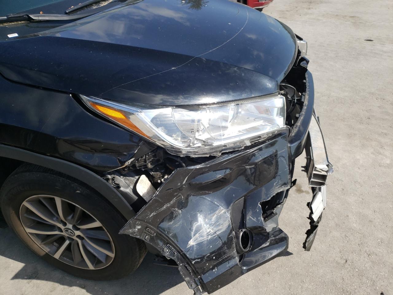 Photo 9 from auction – 2018 TOYOTA HIGHLANDER with VIN 5TDJZRFH0JS903078