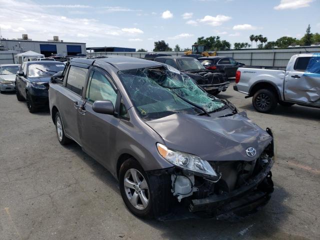Photo 9 from auction – 2016 TOYOTA SIENNA LE with VIN 5TDKK3DC5GS731863