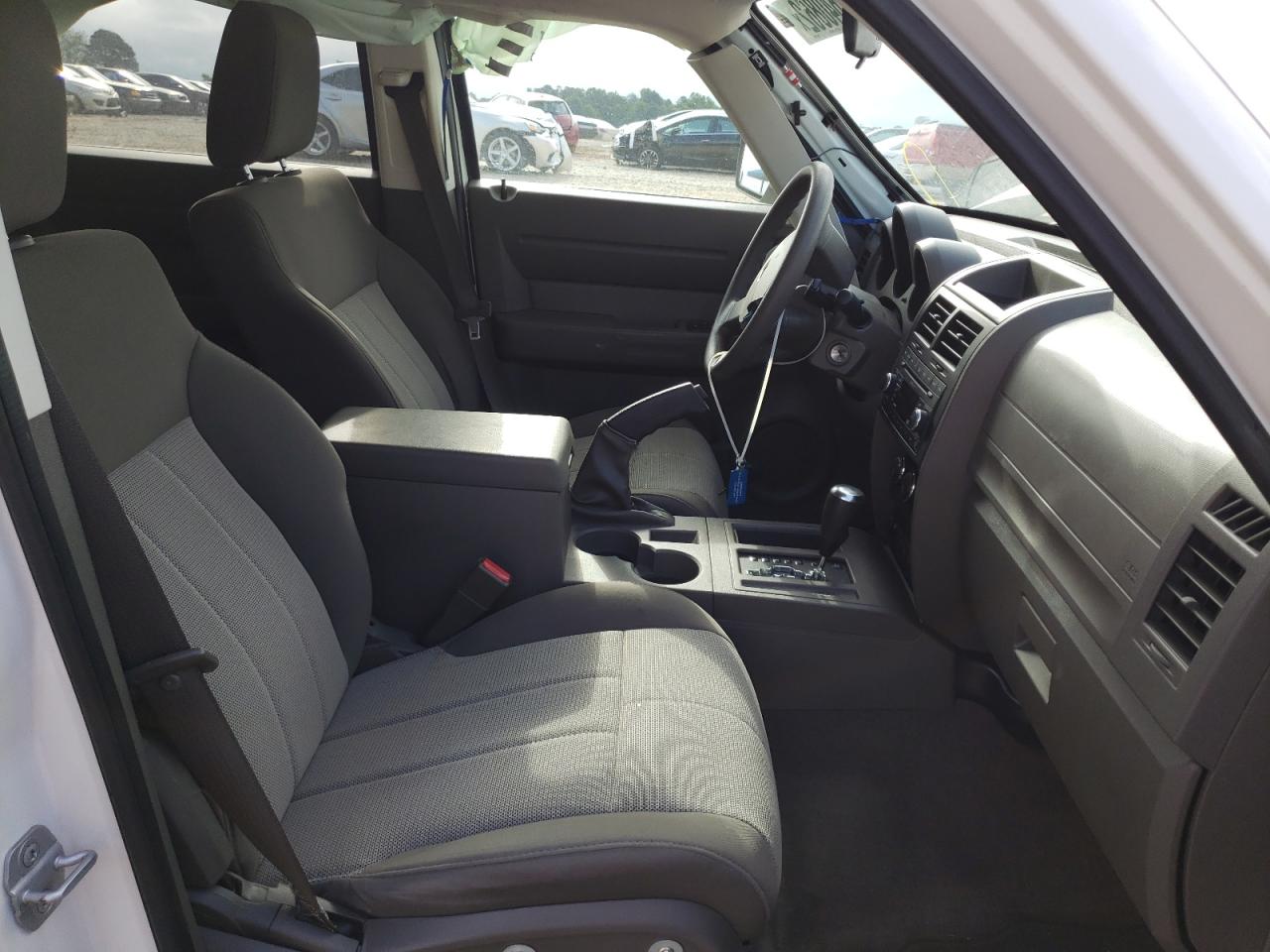 Photo 5 from auction – 2007 DODGE NITRO SXT with VIN 1D8GT28K67W596344