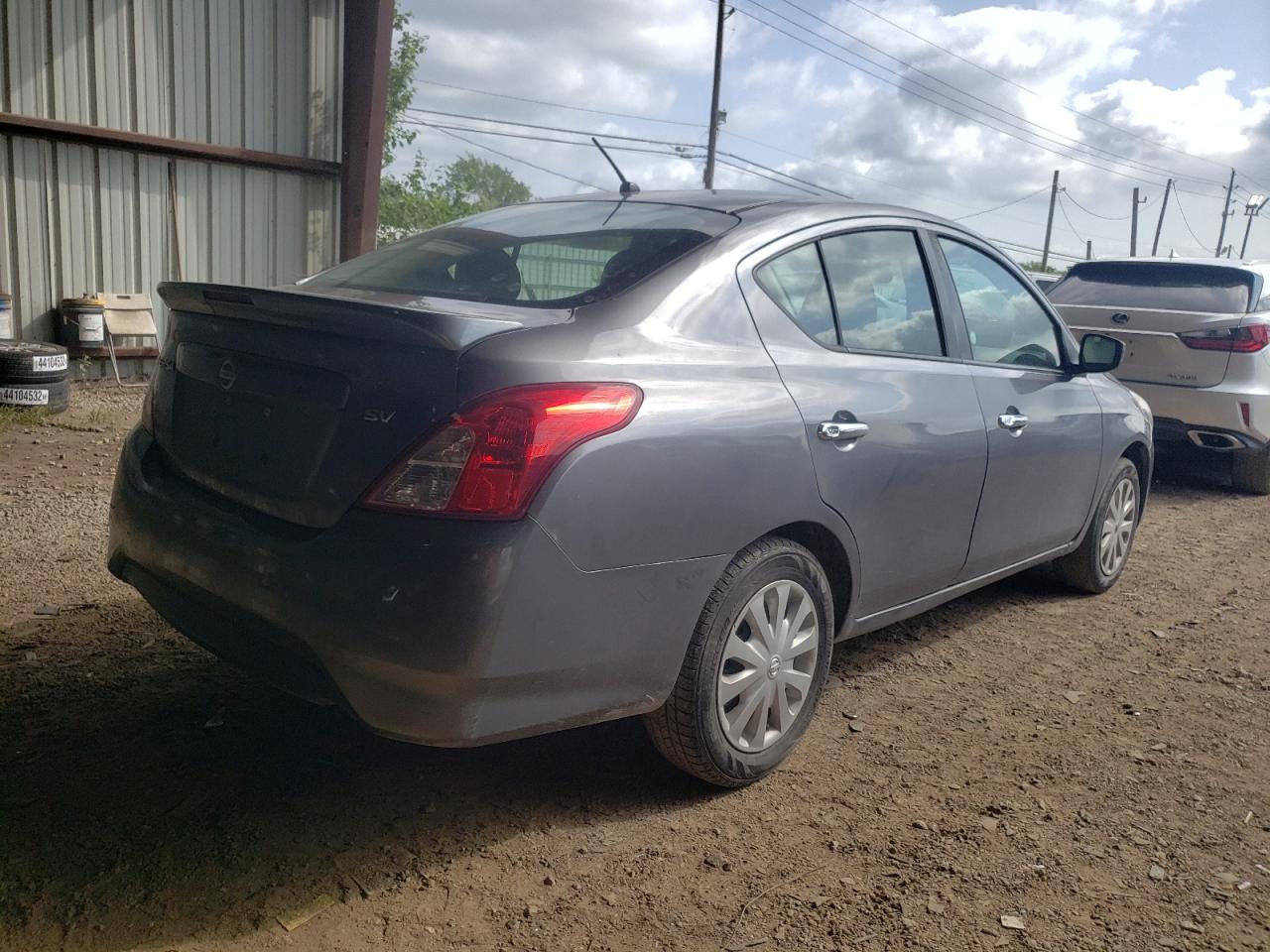 Photo 4 from auction – 2017 NISSAN VERSA S with VIN 3N1CN7AP1HL841412