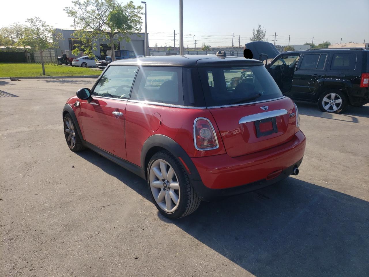 Photo 3 from auction – 2009 MINI COOPER with VIN WMWMF33569TT69575