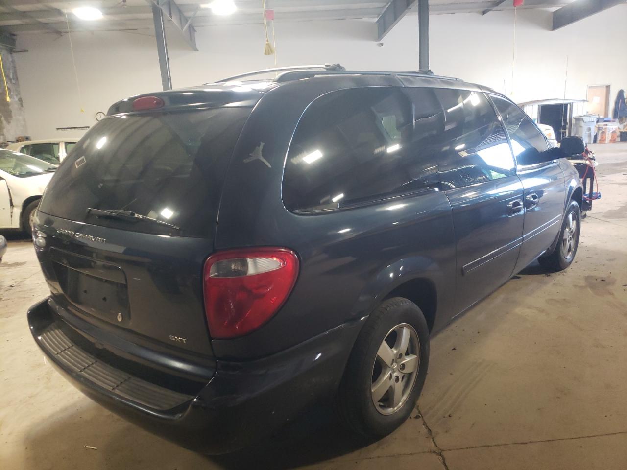 Photo 4 from auction – 2007 DODGE GRAND CARA with VIN 2D4GP44L87R113252