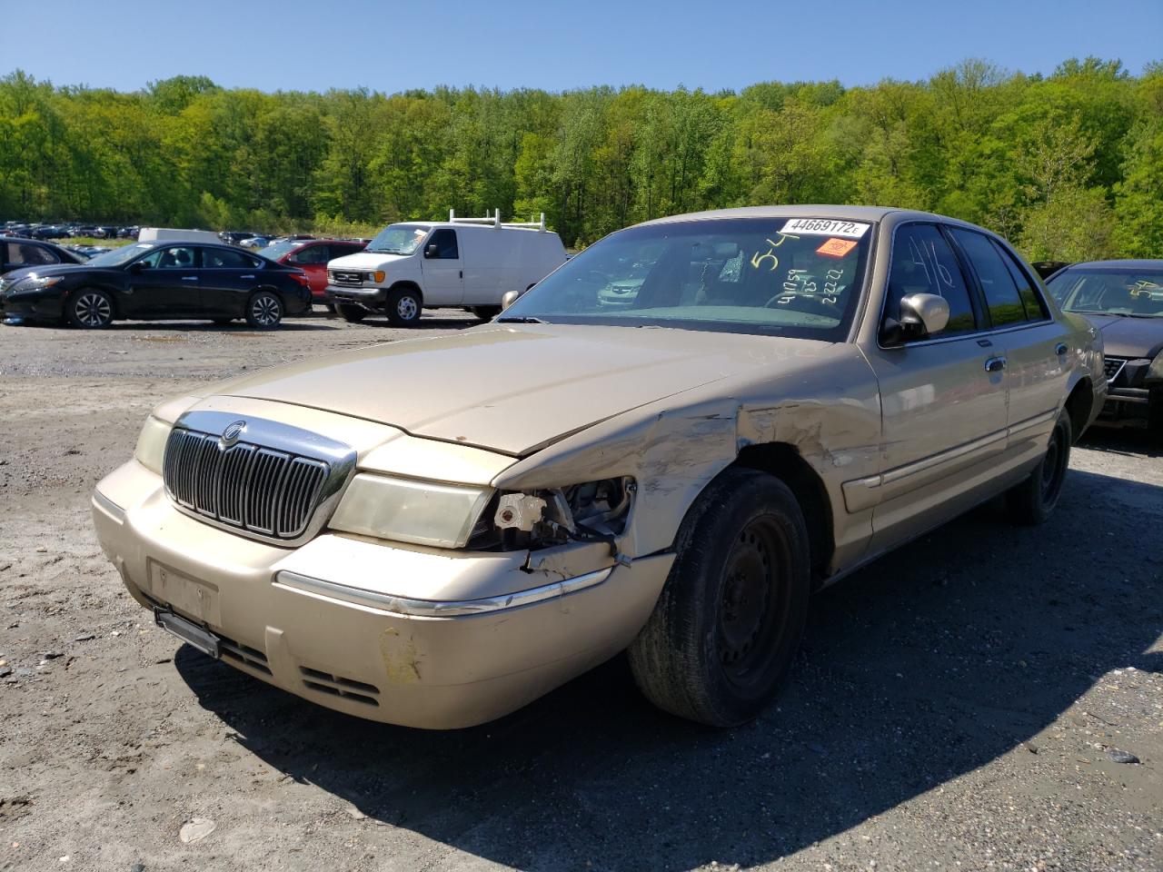 Photo 2 from auction – 2000 MERCURY GRAND MARQ with VIN 2MEFM74W0YX728094