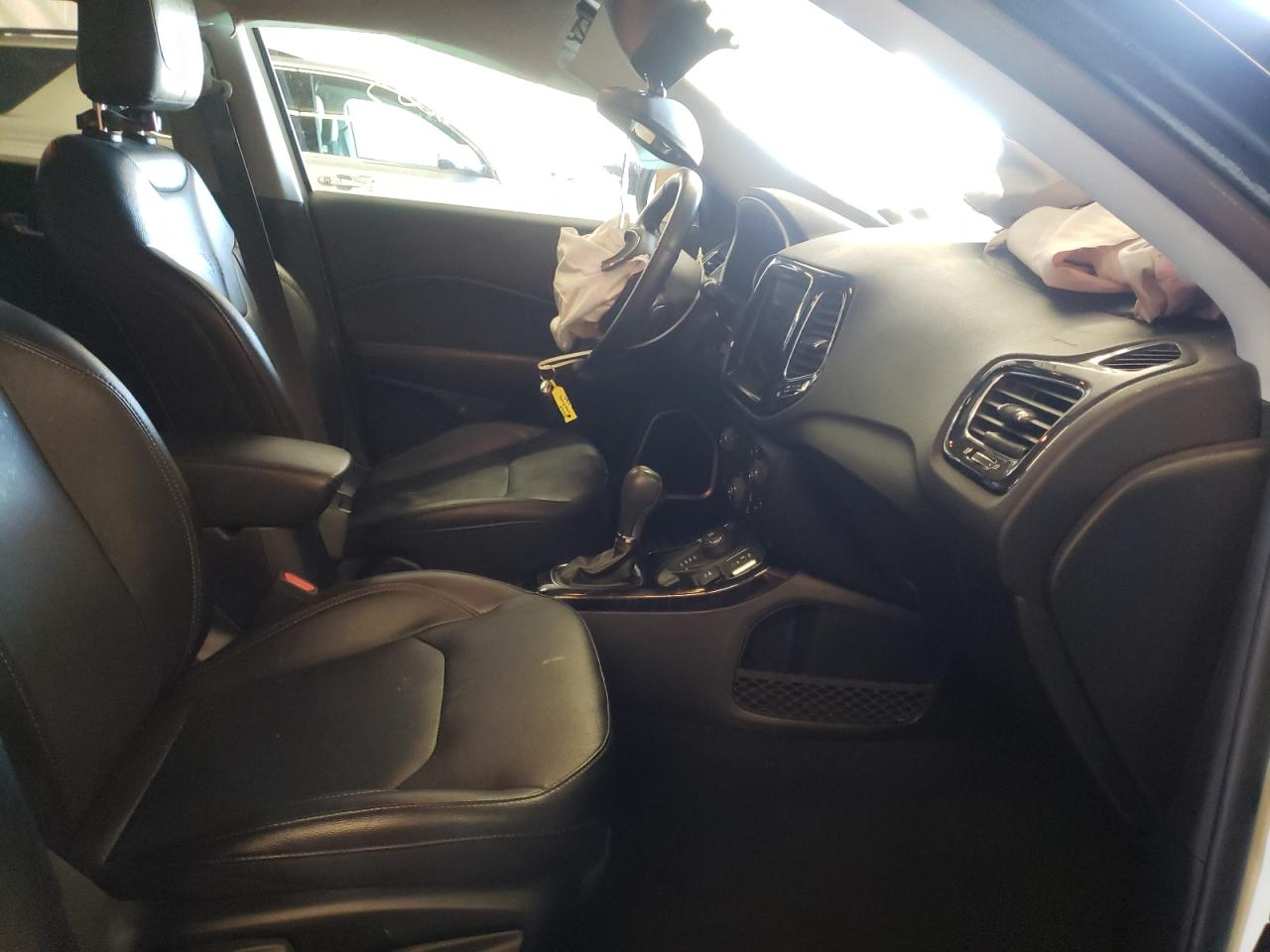 Photo 5 from auction – 2020 JEEP COMPASS LI with VIN 3C4NJDCB8LT196607