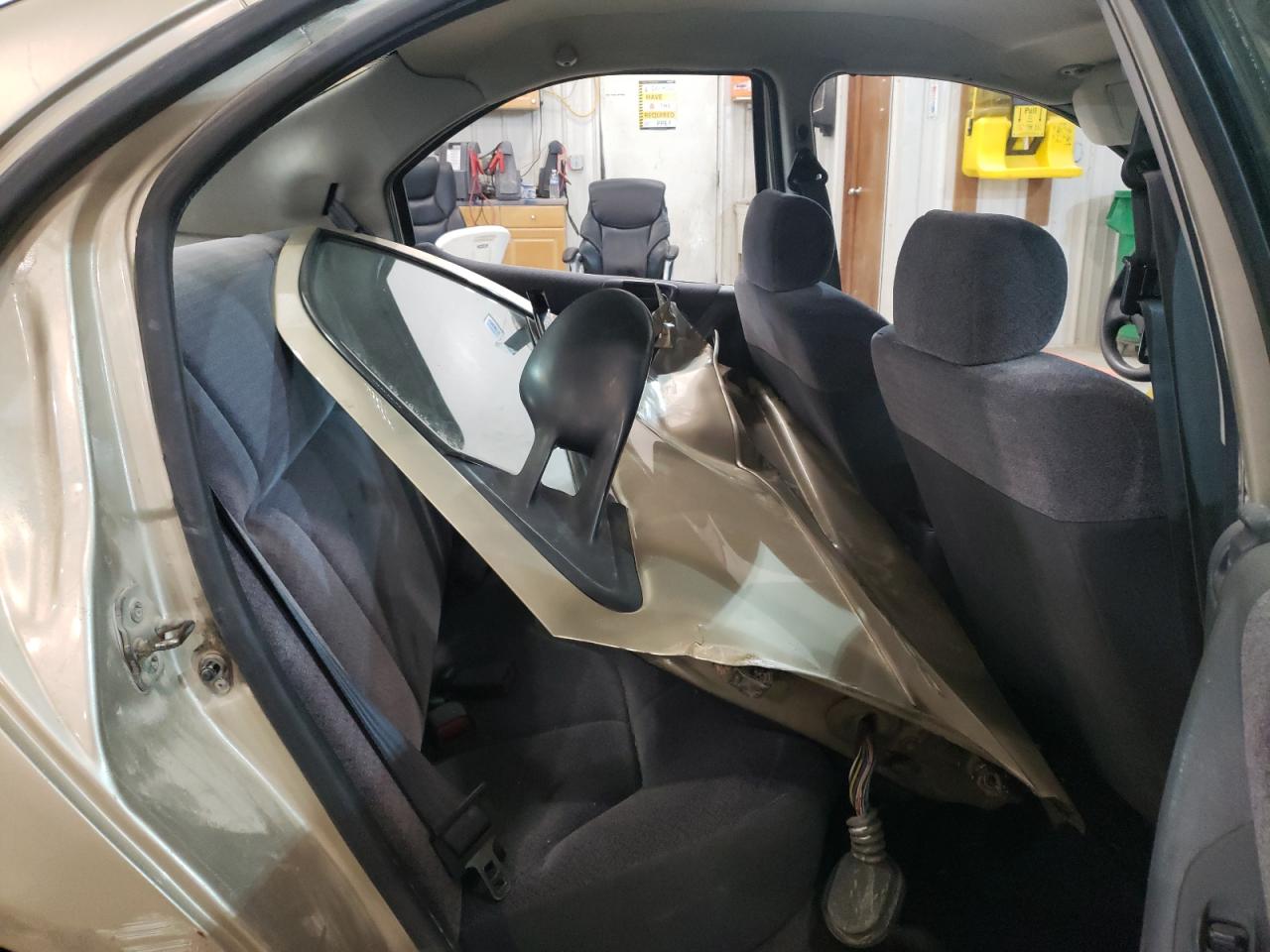 Photo 6 from auction – 2000 DODGE STRATUS SE with VIN 1B3EJ46X0YN244780