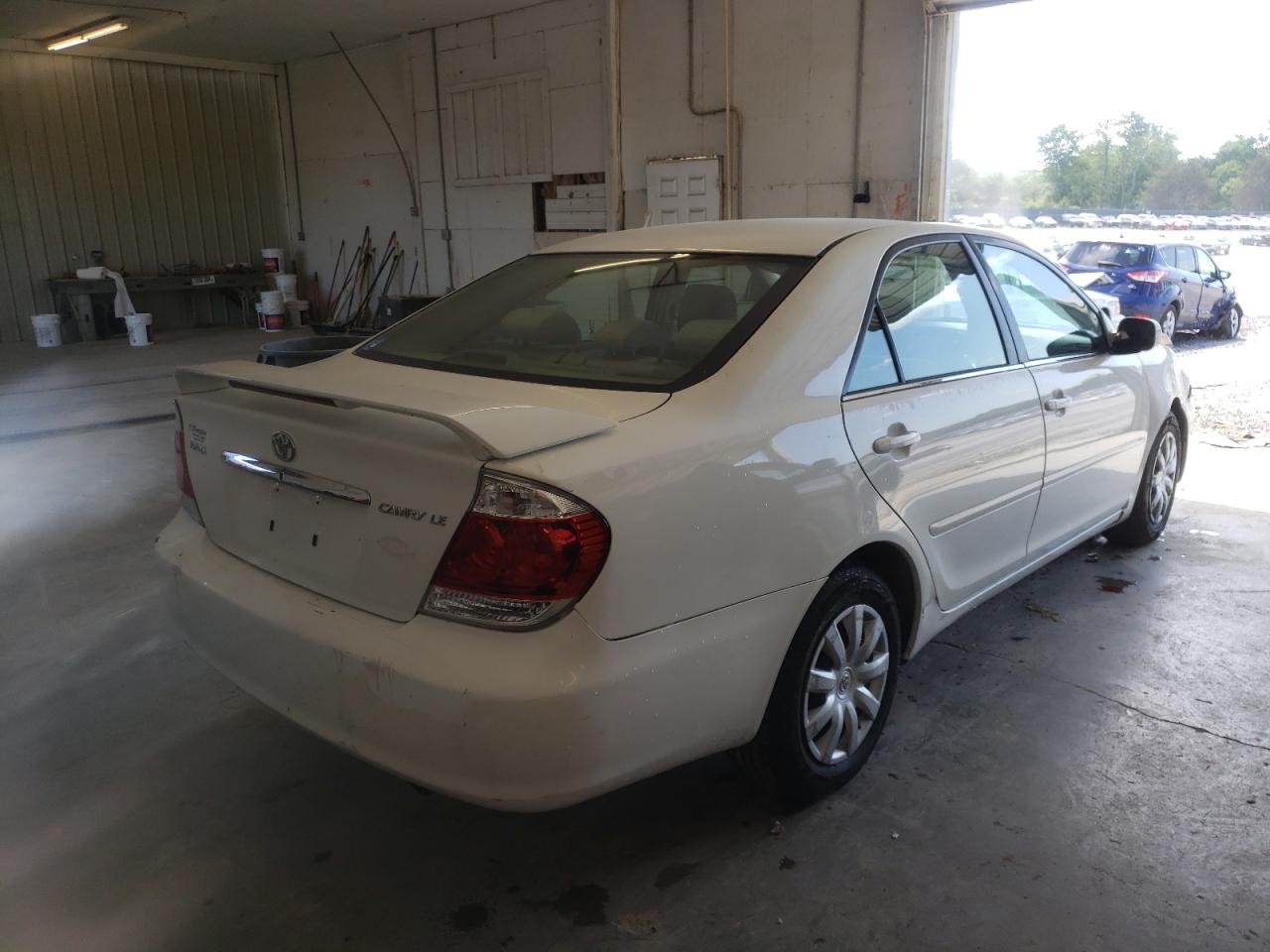 Photo 4 from auction – 2005 TOYOTA CAMRY LE with VIN 4T1BE32K65U402949