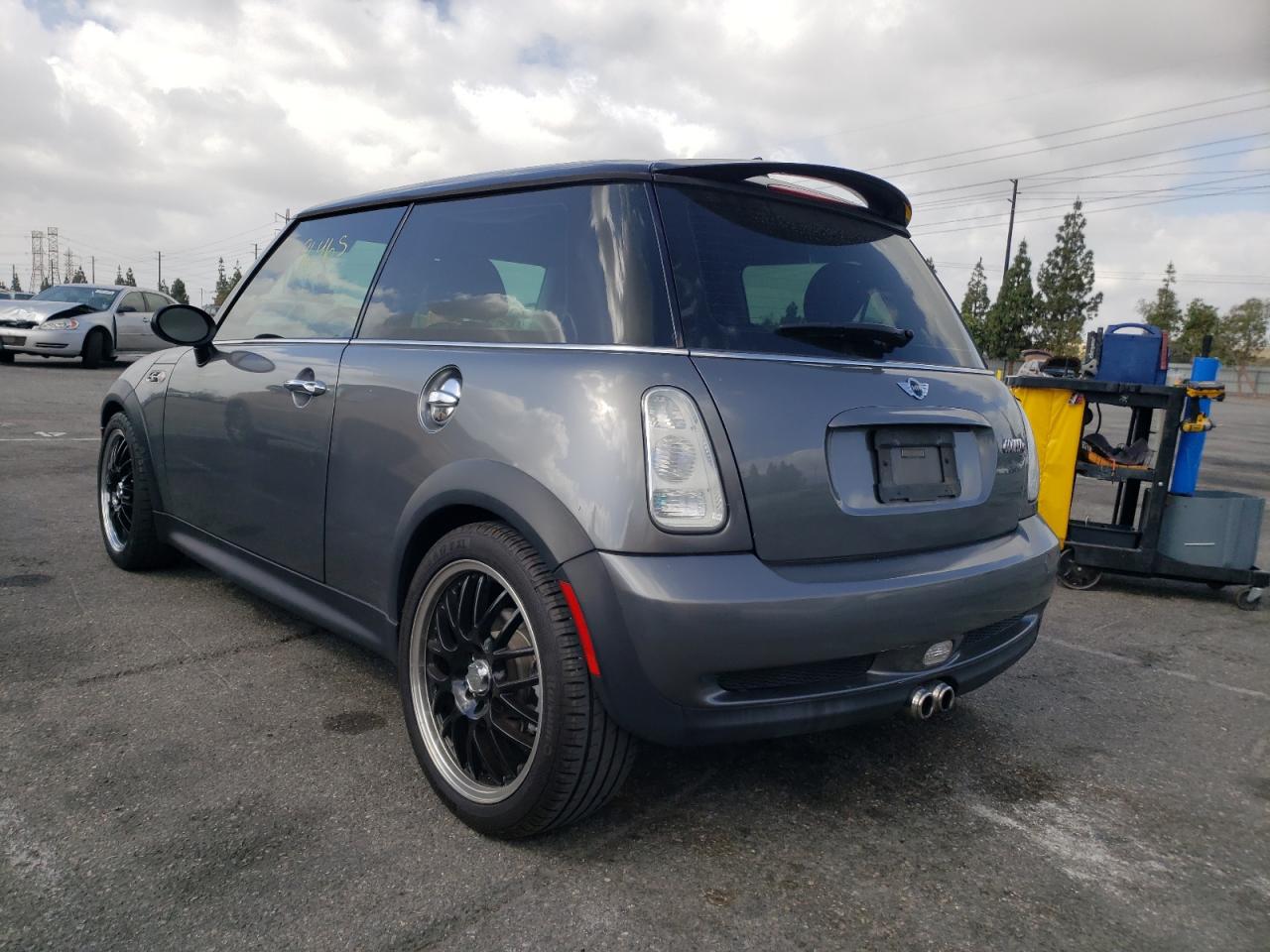Photo 3 from auction – 2004 MINI COOPER S with VIN WMWRE33464TD76781