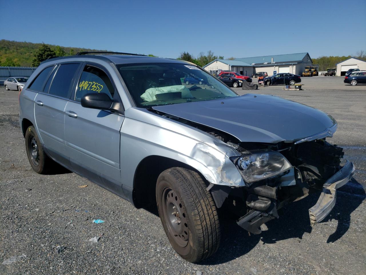 CHRYSLER PACIFICA 2004 with VIN 2C8GM68474R637829 - Photo from auction
