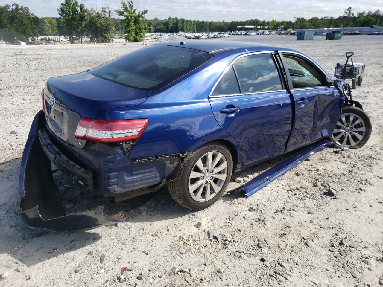 Photo 4 from auction – 2011 TOYOTA CAMRY BASE with VIN 4T1BF3EK0BU767230