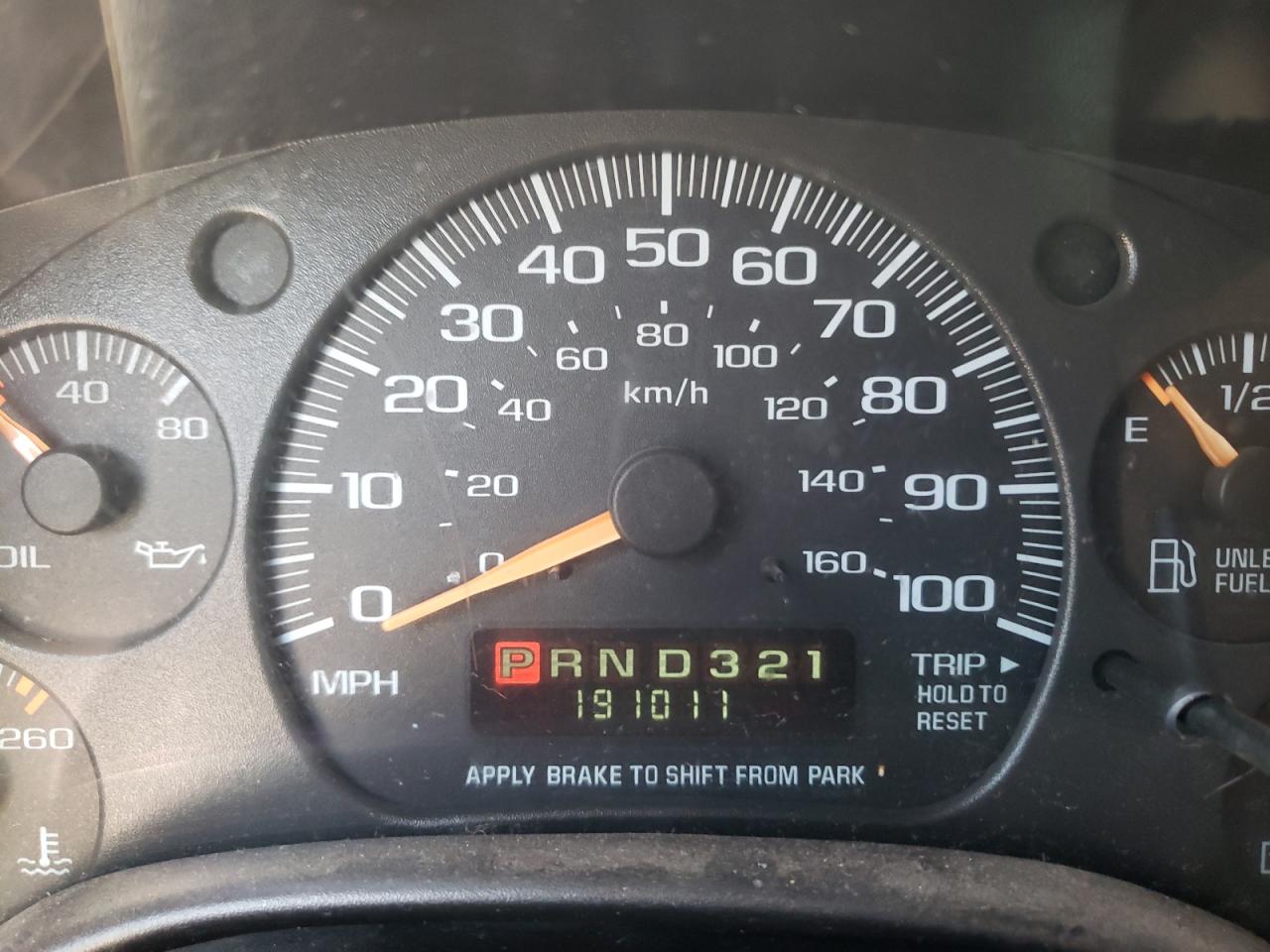 Photo 8 from auction – 2001 CHEVROLET EXPRESS G1 with VIN 1GNFG65R311218971