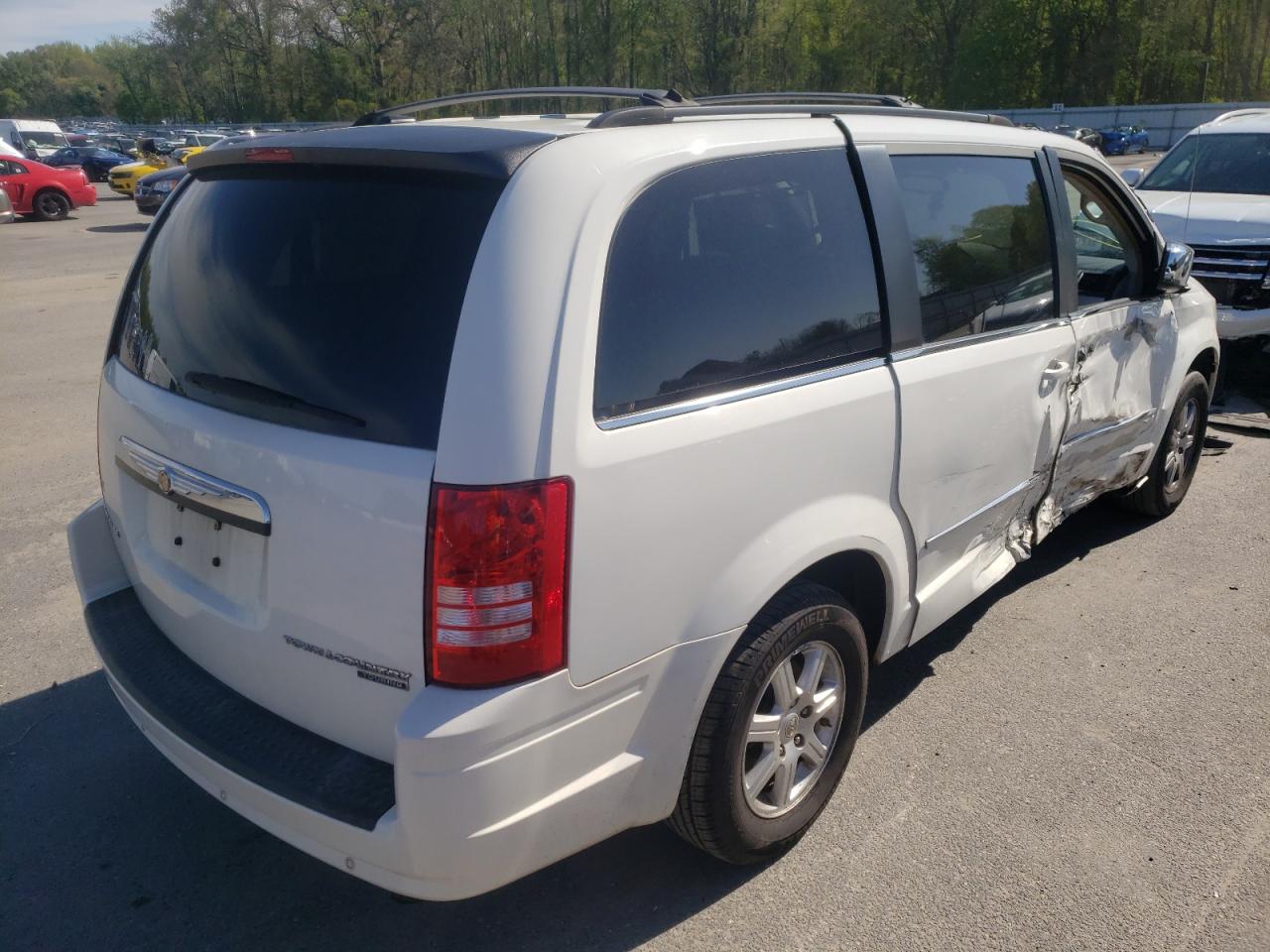 Photo 4 from auction – 2010 CHRYSLER TOWN & COU with VIN 2A4RR8D1XAR481116