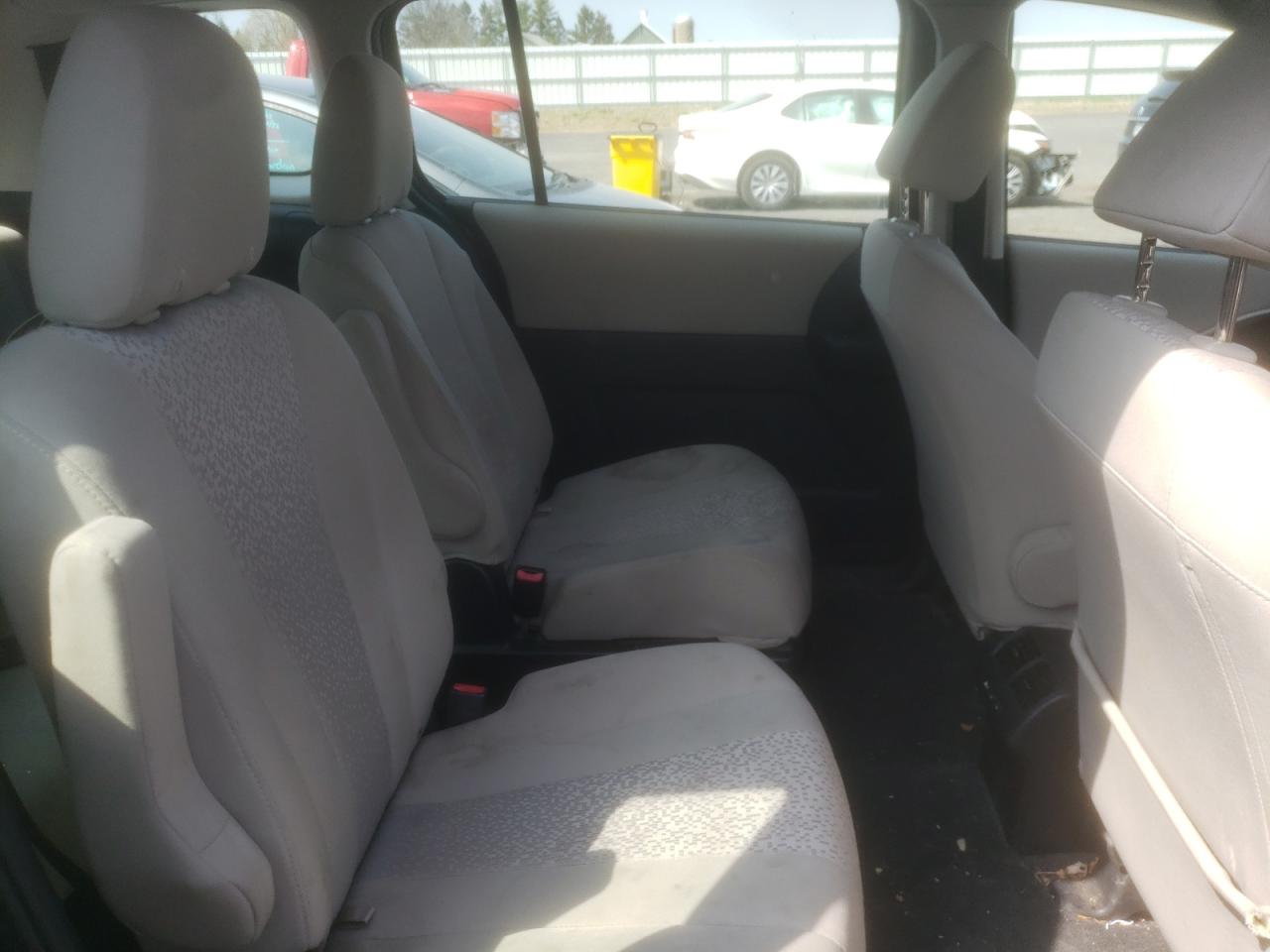 Photo 6 from auction – 2012 MAZDA 5 with VIN JM1CW2CL7C0125238