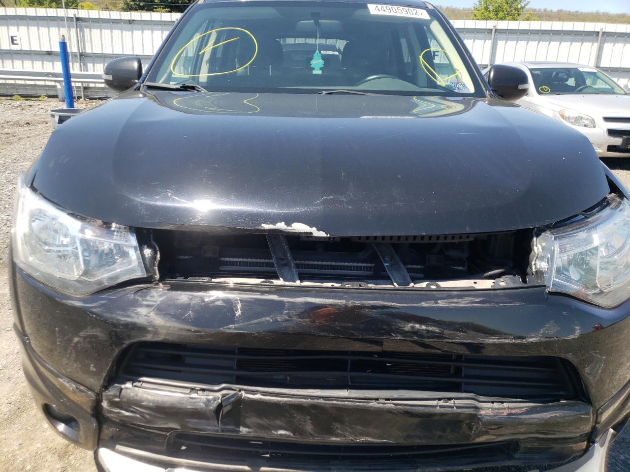 Photo 7 from auction – 2014 MITSUBISHI OUTLANDER with VIN JA4AZ3A35EZ014039