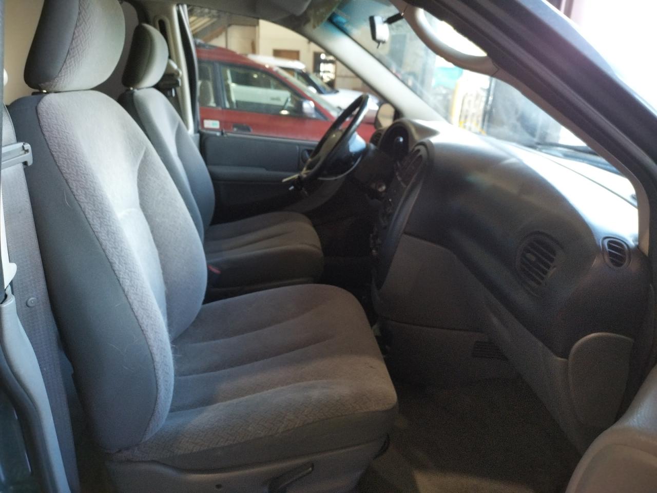 Photo 5 from auction – 2006 DODGE GRAND CARA with VIN 2D4GP44L06R917477