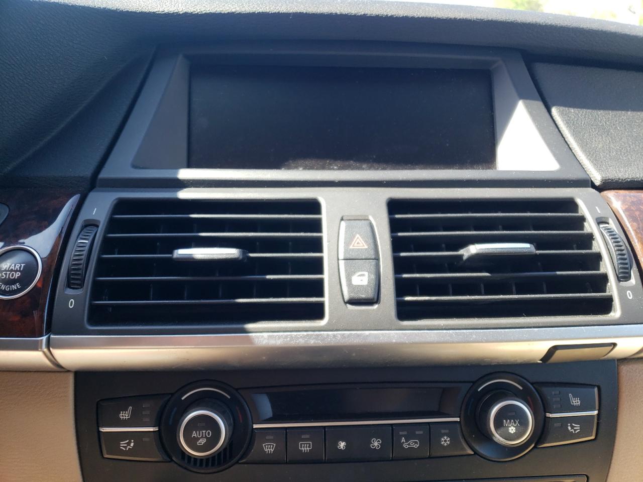 Photo 9 from auction – 2011 BMW X5 XDRIVE3 with VIN 5UXZV4C50BL416203