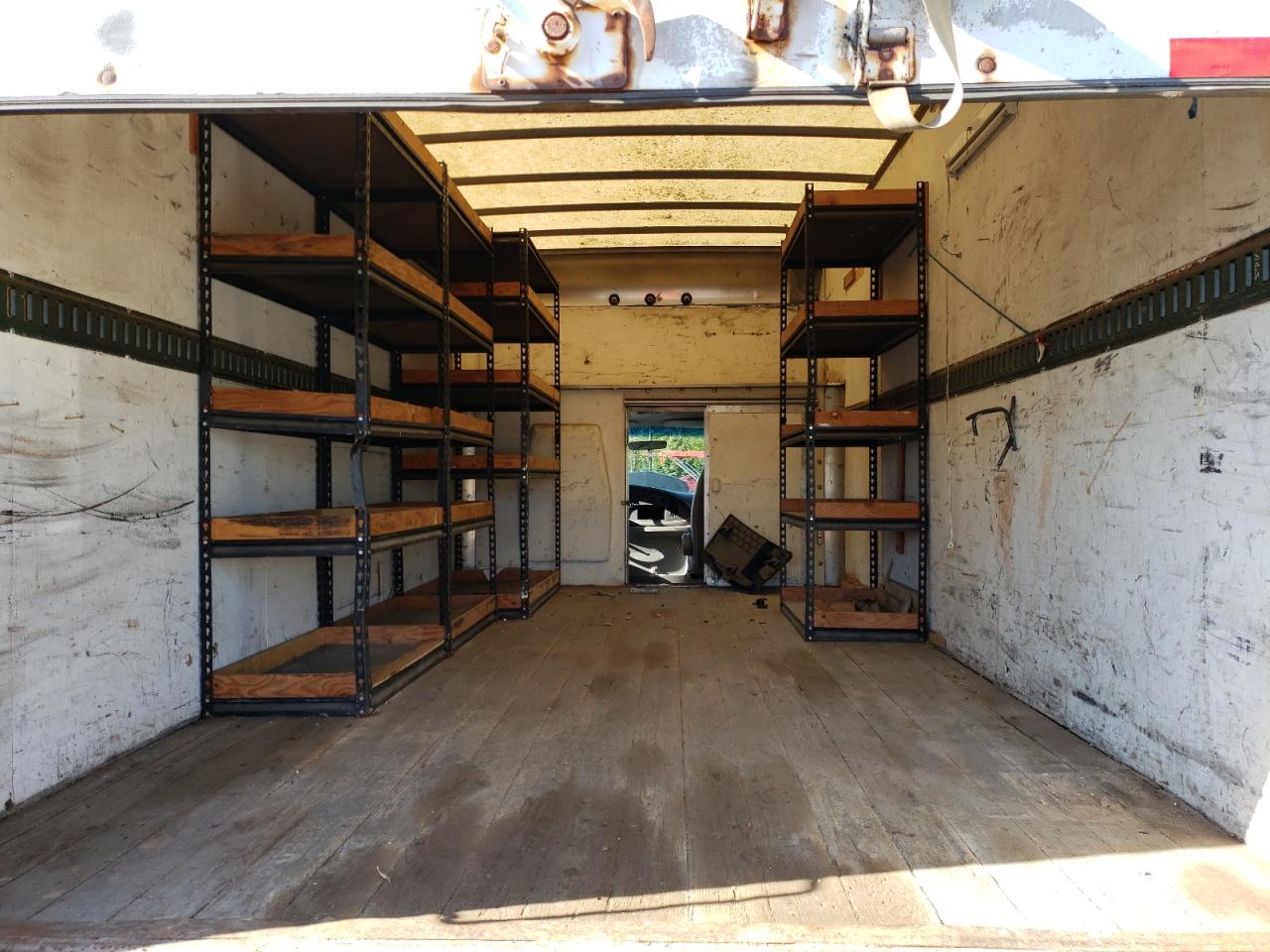 Photo 6 from auction – 2002 FORD ECONOLINE with VIN 1FDWE35L12HA38112