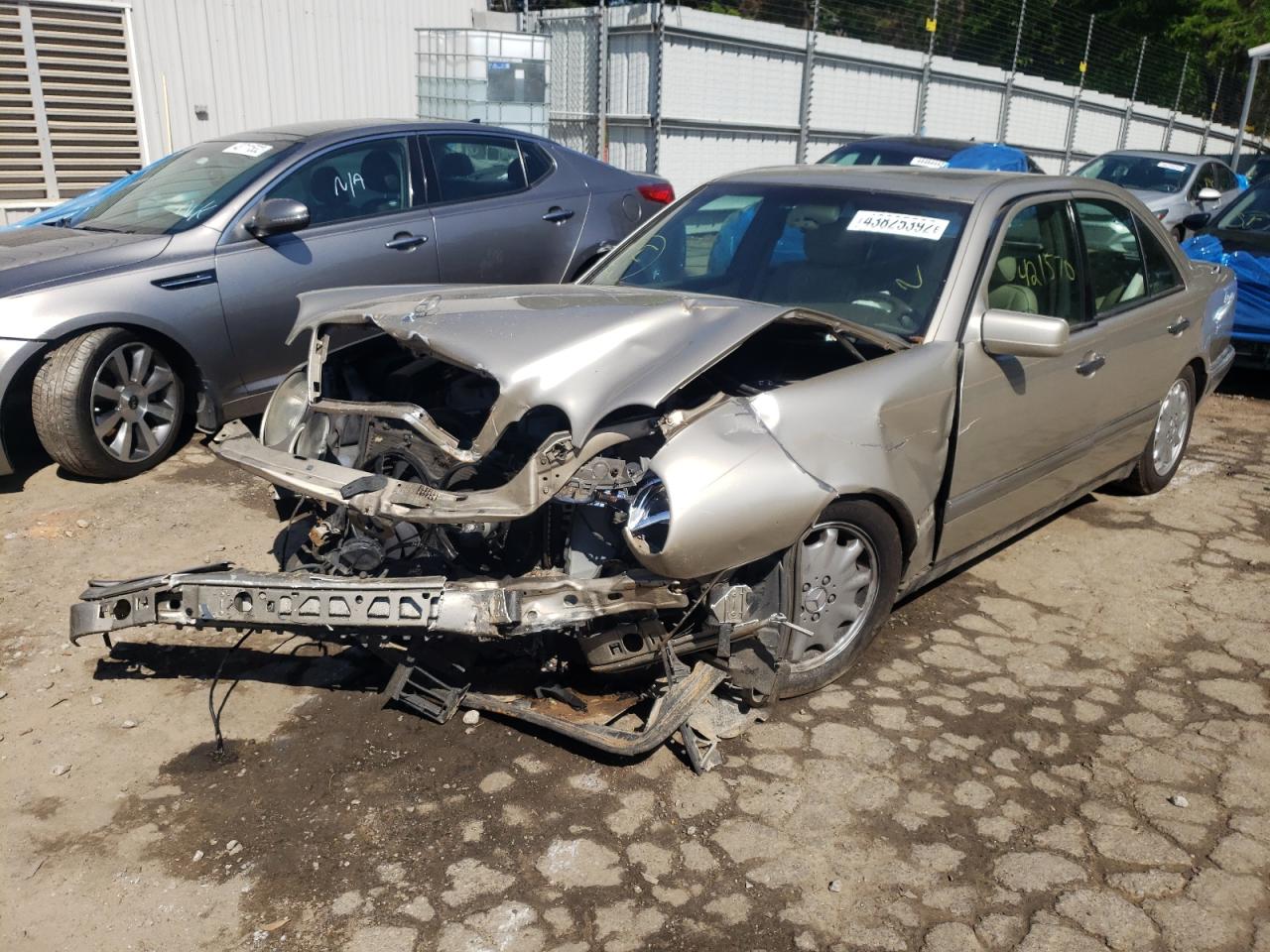 Photo 2 from auction – 1996 MERCEDES-BENZ E 300D with VIN WDBJF20F7TJ016714