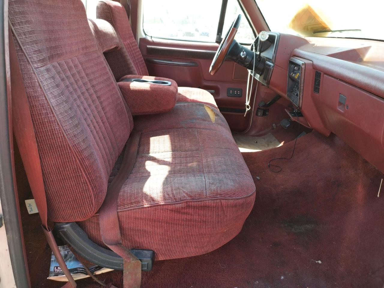 Photo 5 from auction – 1987 FORD F150 with VIN 1FTEF15N3HPB36852