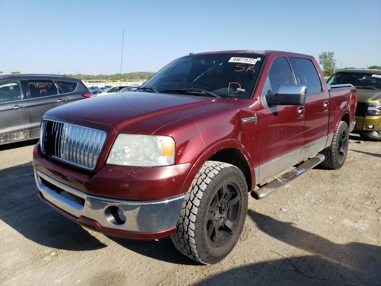 Photo 2 from auction – 2006 LINCOLN MARK LT with VIN 5LTPW16566FJ24752