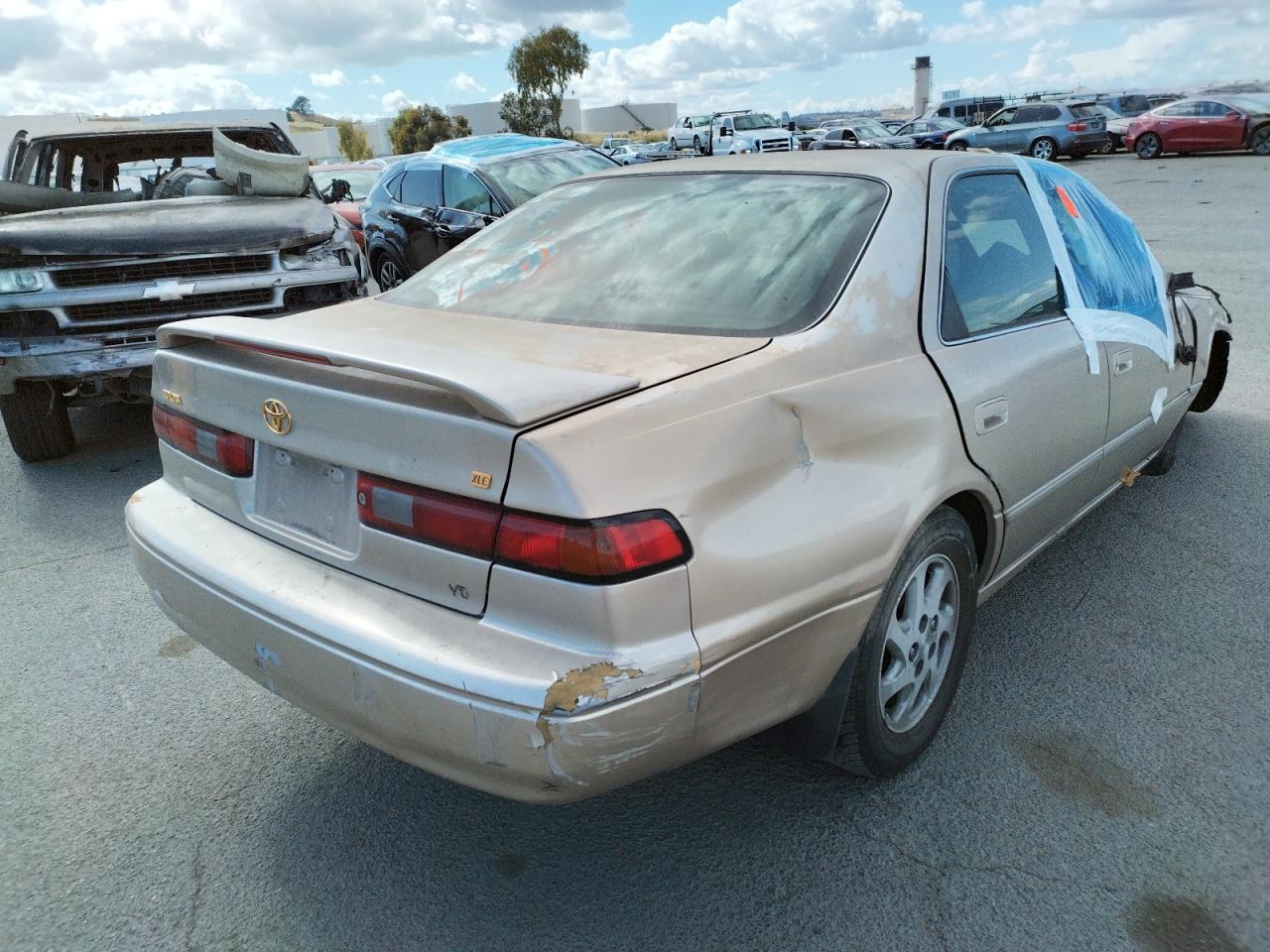 Photo 4 from auction – 1998 TOYOTA CAMRY LE with VIN JT2BF28KXW0127705