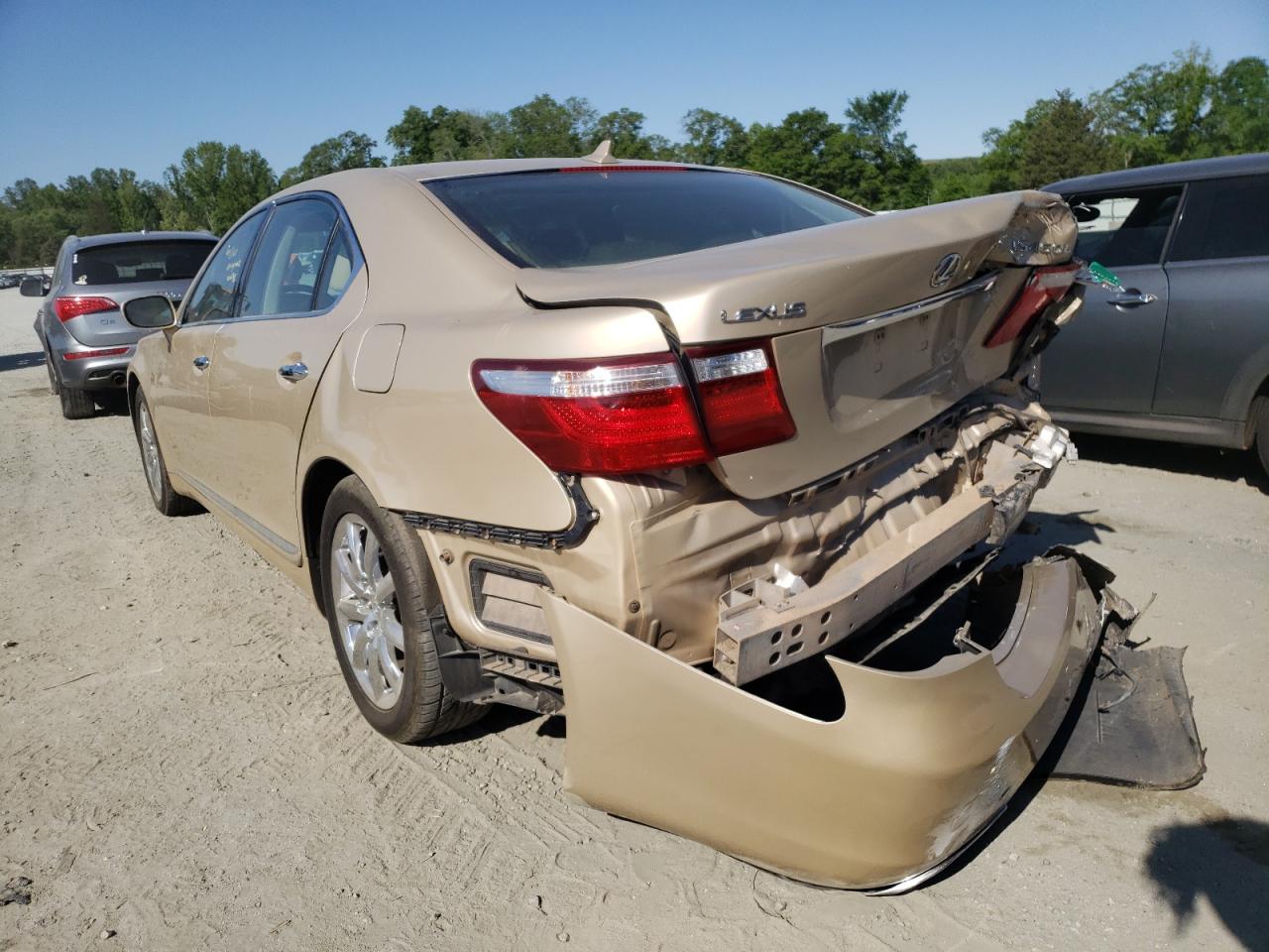 Photo 3 from auction – 2007 LEXUS LS 460L with VIN JTHGL46F775010092