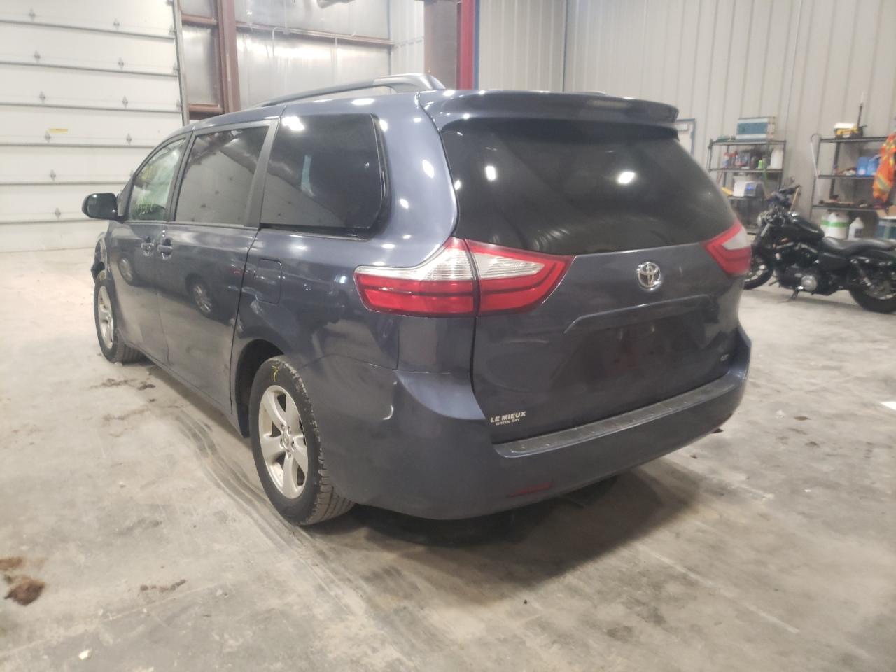 Photo 3 from auction – 2016 TOYOTA SIENNA LE with VIN 5TDKK3DC3GS756065
