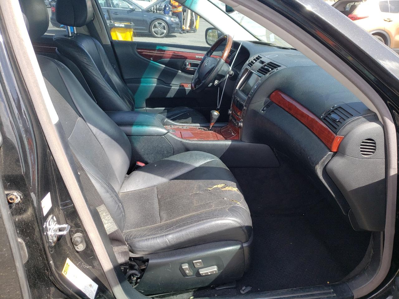 Photo 5 from auction – 2007 LEXUS LS 460 with VIN JTHBL46F775043538