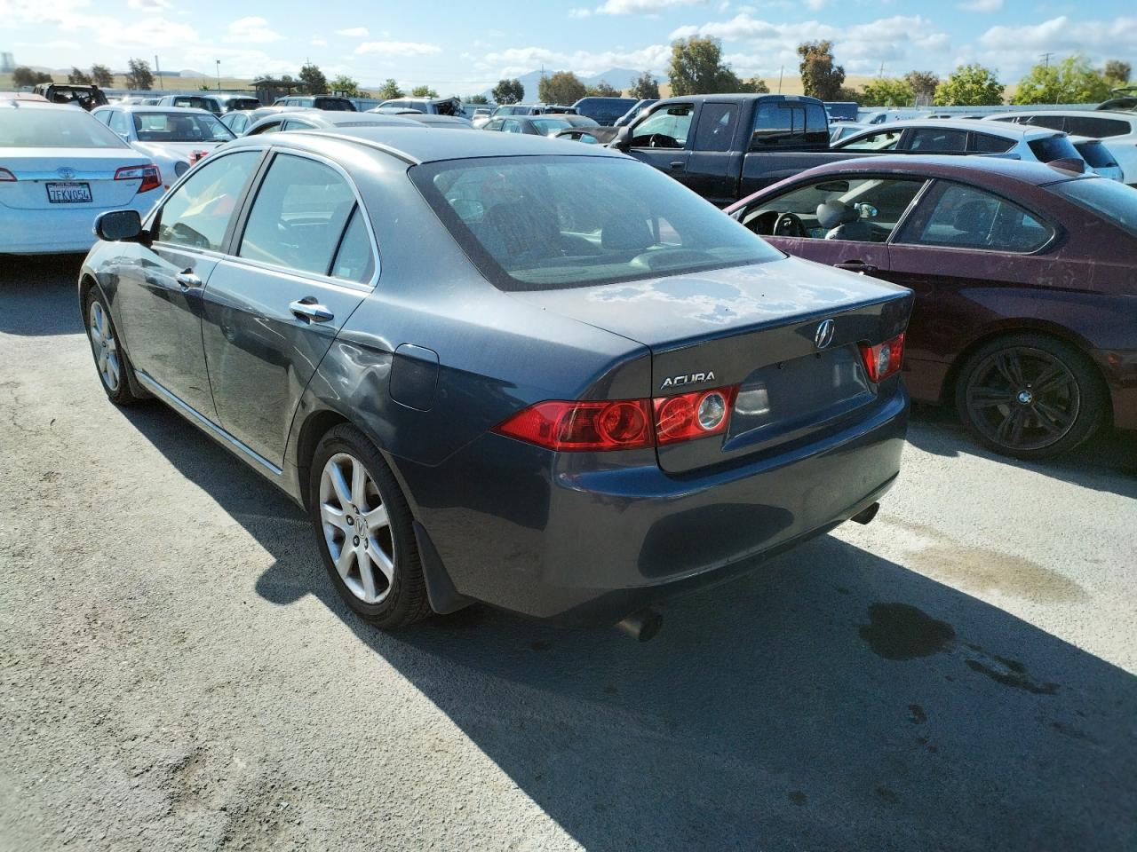Photo 3 from auction – 2004 ACURA TSX with VIN JH4CL96904C026597