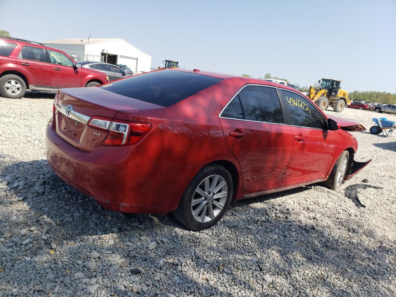 Photo 4 from auction – 2014 TOYOTA CAMRY L with VIN 4T4BF1FK0ER441540
