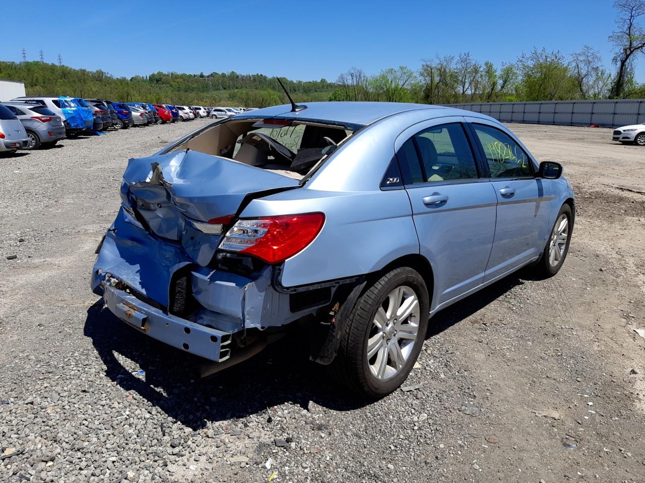 Photo 4 from auction – 2013 CHRYSLER 200 TOURIN with VIN 1C3CCBBB8DN540191