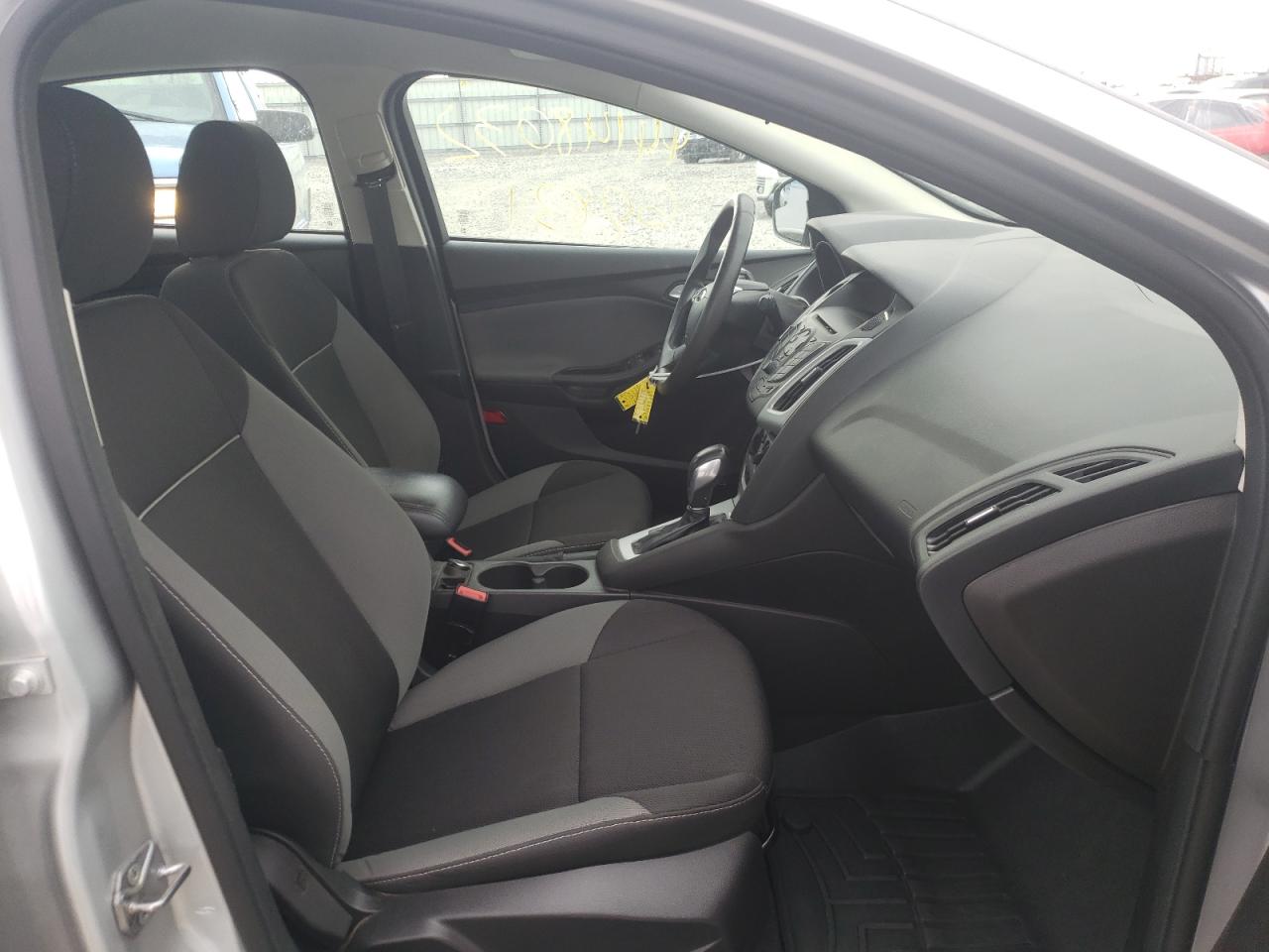 Photo 5 from auction – 2014 FORD FOCUS SE with VIN 1FADP3F27EL427713
