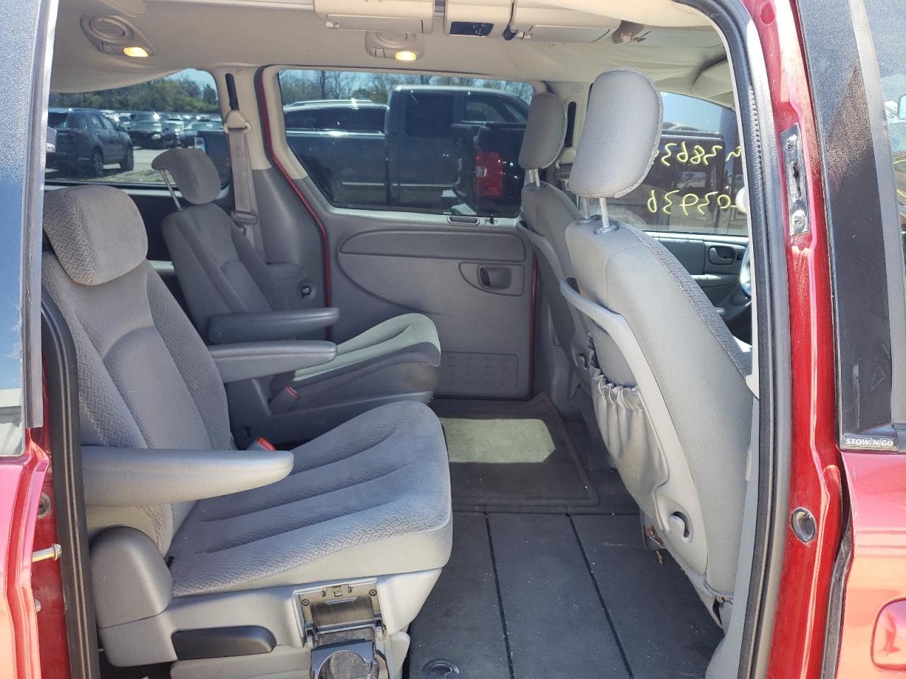 Photo 6 from auction – 2006 DODGE GRAND CARA with VIN 2D8GP44L26R618071
