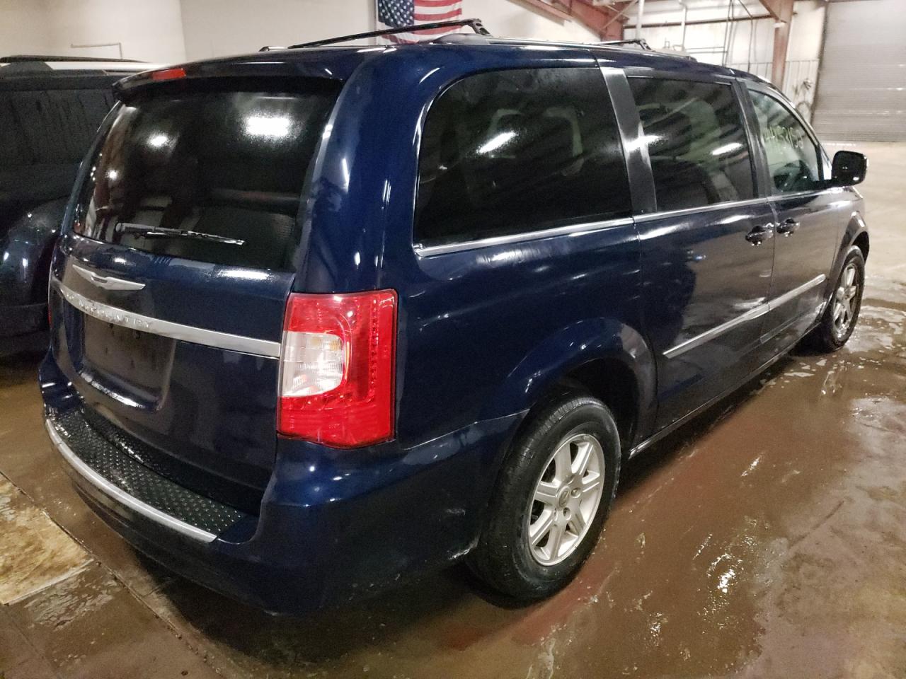Photo 4 from auction – 2012 CHRYSLER TOWN & COU with VIN 2C4RC1BG6CR228271